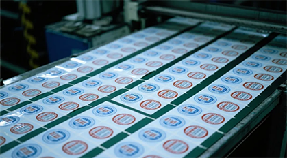 यह लेज़र नियंत्रक लेज़र डाई-कटिंग के लिए नई संभावनाओं को खोलता है।