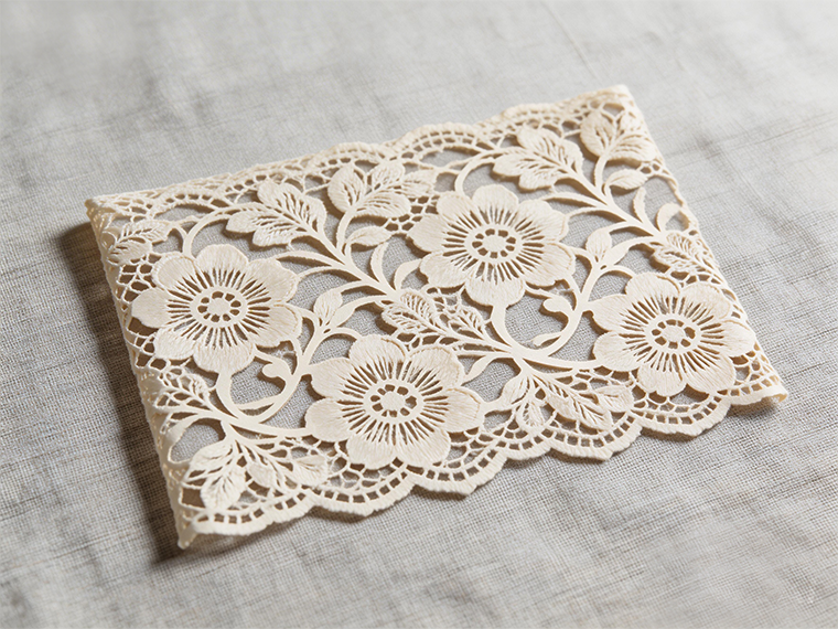 फैब्रिक कटिंग सिस्टम मल्टी-एक्सिस लेजर नियंत्रकों पर क्यों स्थानांतरित हो रहे हैं? दक्षता कुंजी है.